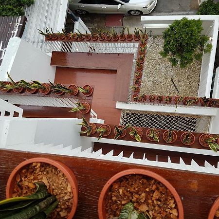 Haus Sathorn 21 Bed And Breakfast Banguecoque Exterior foto