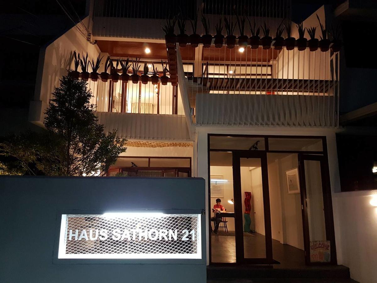 Haus Sathorn 21 Bed And Breakfast Banguecoque Exterior foto