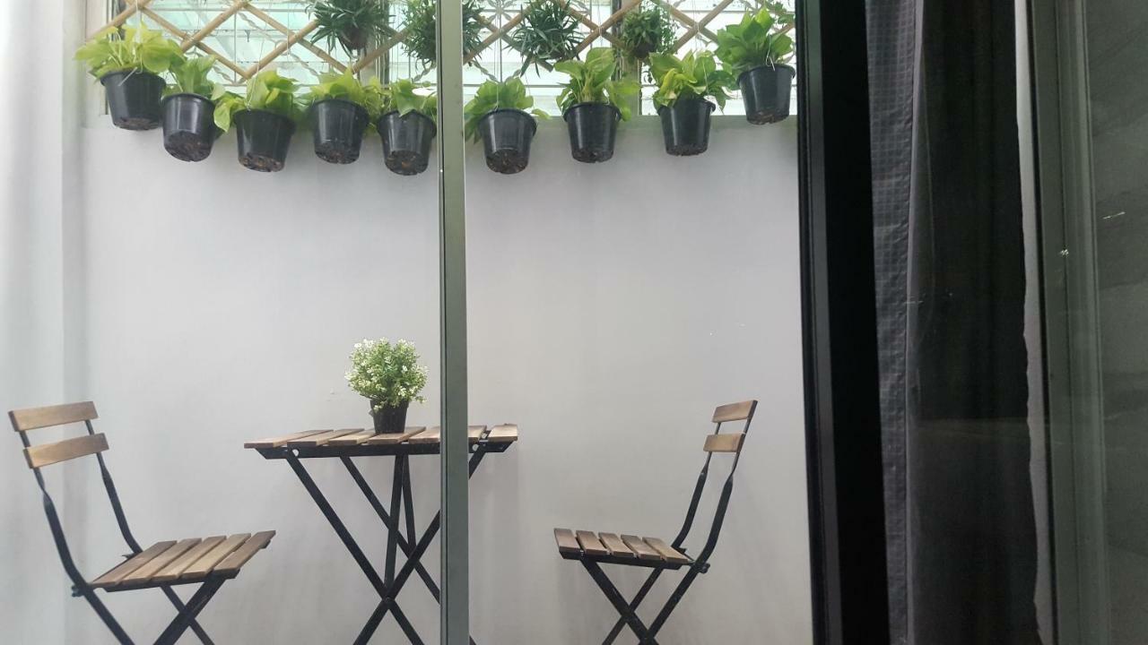 Haus Sathorn 21 Bed And Breakfast Banguecoque Exterior foto