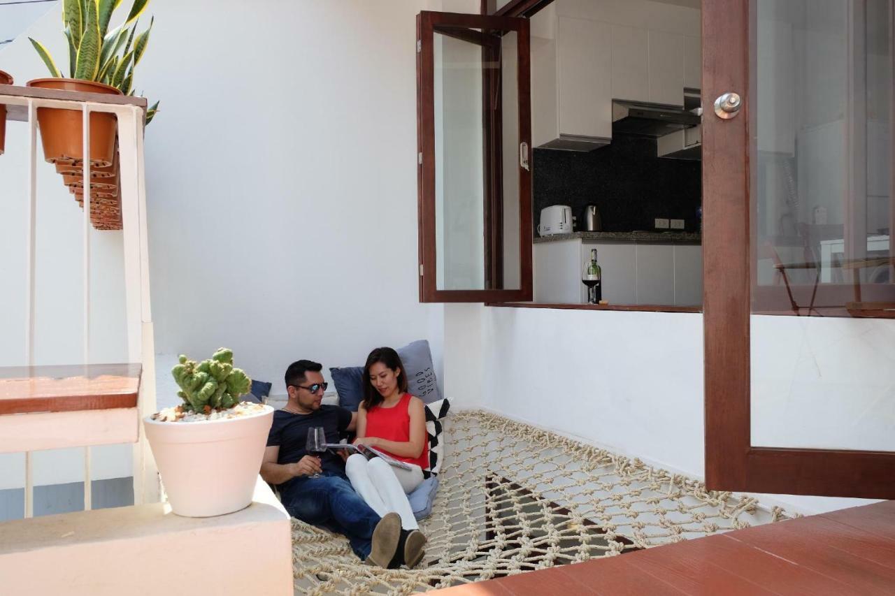 Haus Sathorn 21 Bed And Breakfast Banguecoque Exterior foto