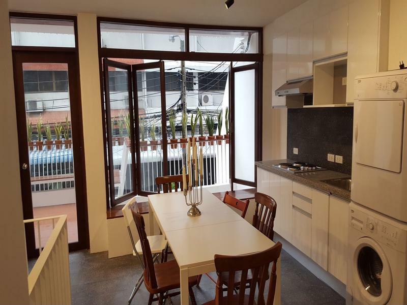 Haus Sathorn 21 Bed And Breakfast Banguecoque Exterior foto