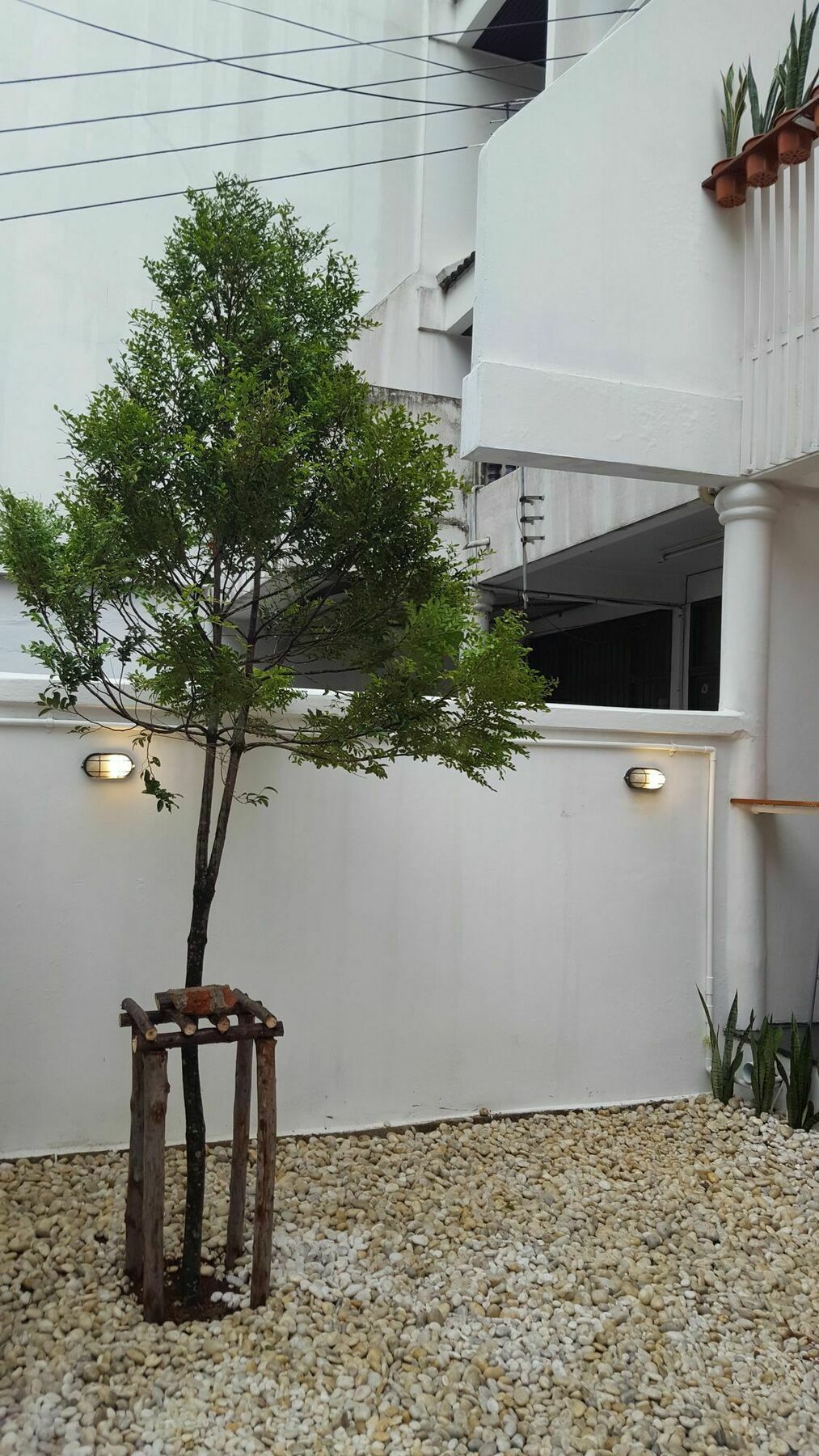 Haus Sathorn 21 Bed And Breakfast Banguecoque Exterior foto
