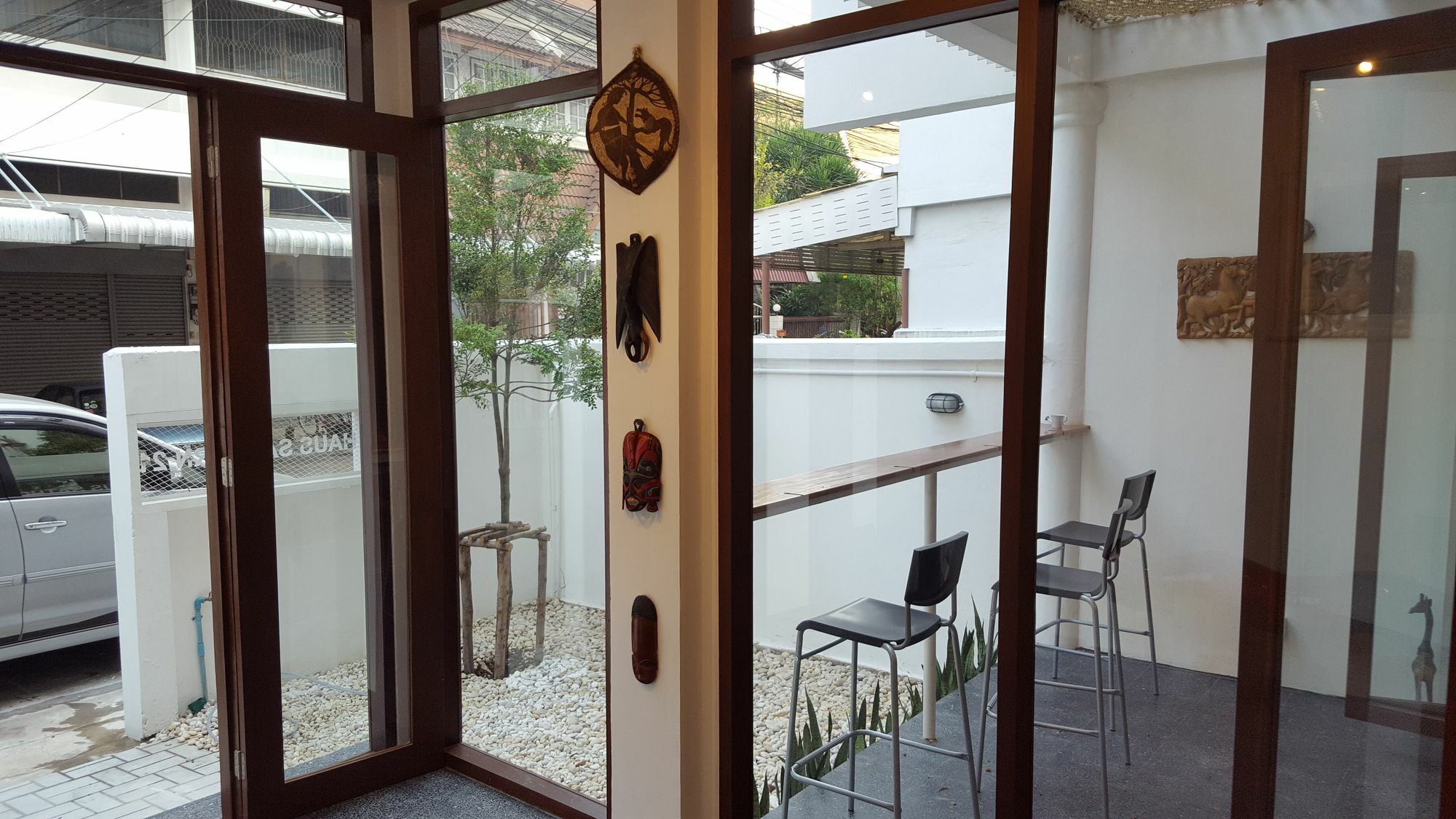 Haus Sathorn 21 Bed And Breakfast Banguecoque Exterior foto