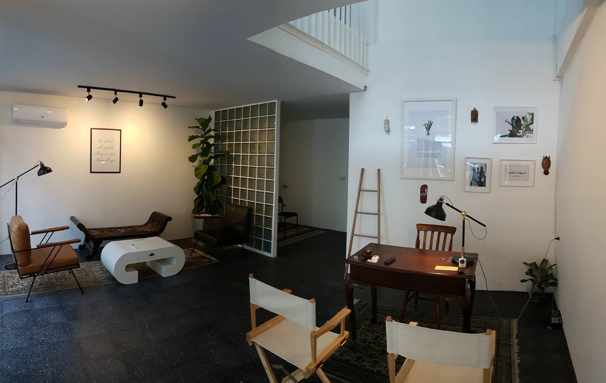 Haus Sathorn 21 Bed And Breakfast Banguecoque Exterior foto
