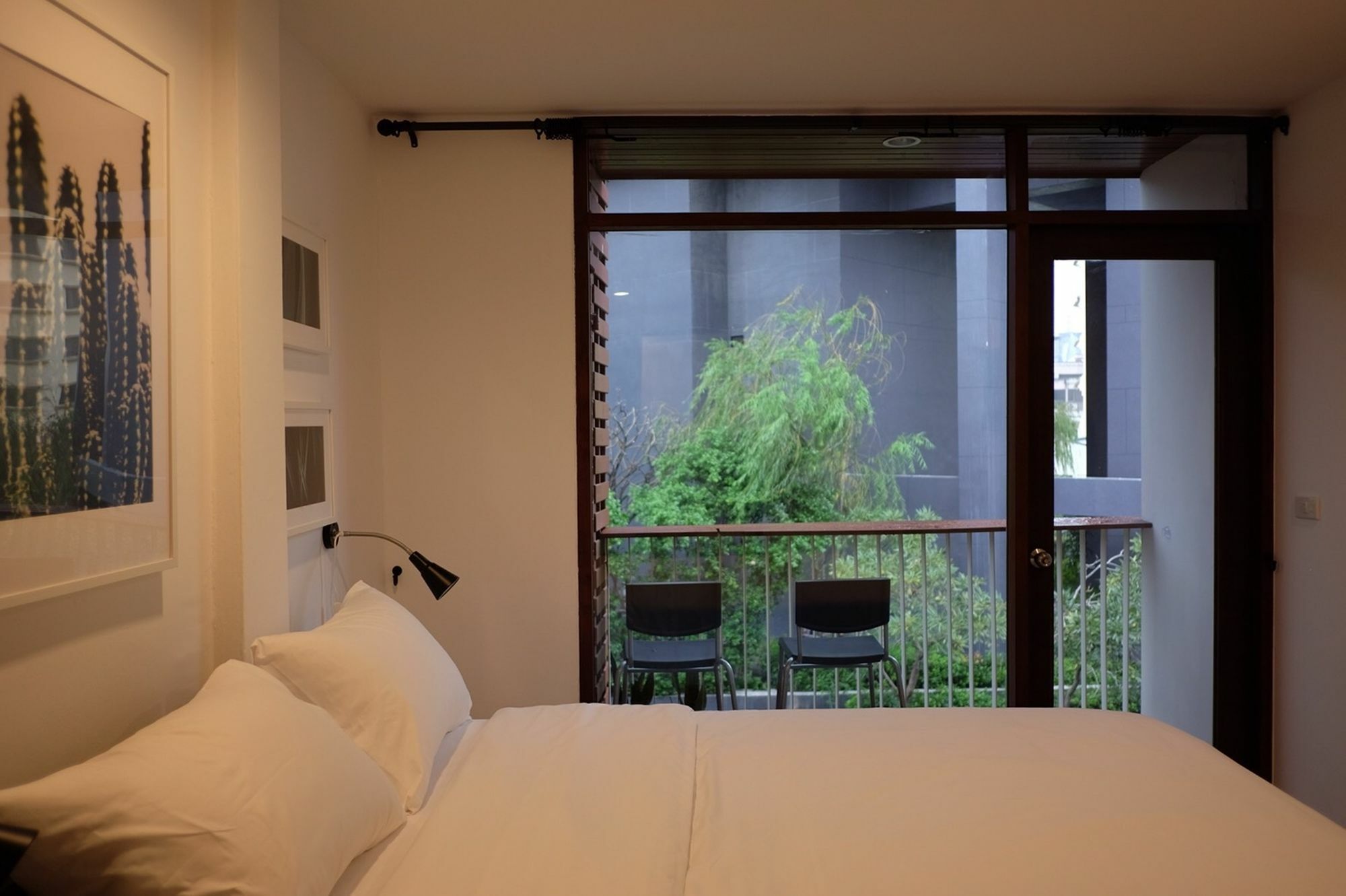 Haus Sathorn 21 Bed And Breakfast Banguecoque Exterior foto
