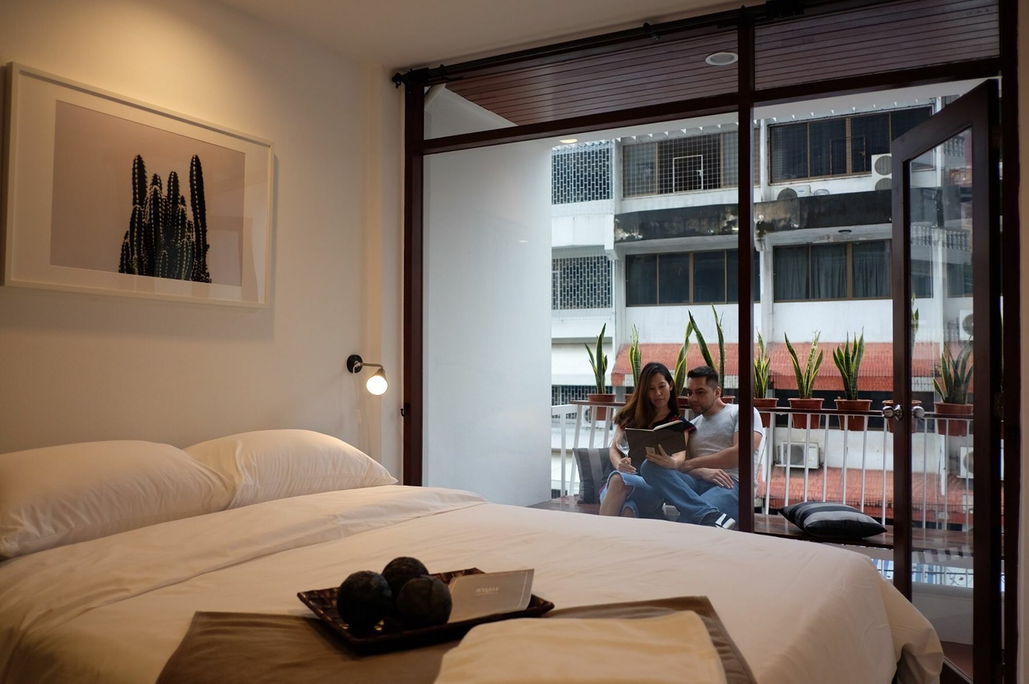 Haus Sathorn 21 Bed And Breakfast Banguecoque Exterior foto