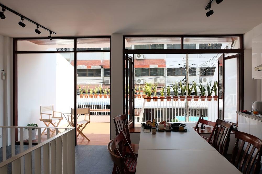 Haus Sathorn 21 Bed And Breakfast Banguecoque Exterior foto